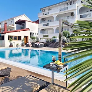 apartments-silva-trogir.hotels-in-trogir.com/