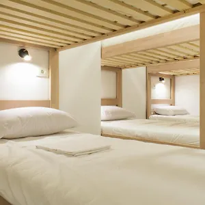  Hostel Gravitas