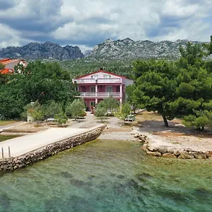 villa-rajna.hotelinzadar.com/